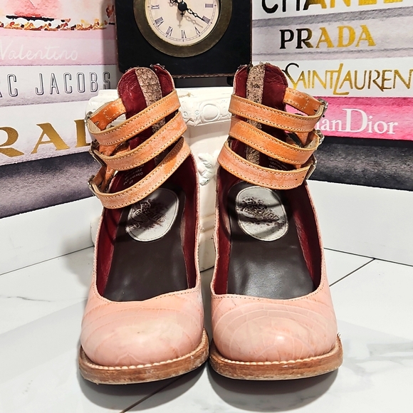 Freebird By Steven Randi In Pink Croco - Picture 4 of 8